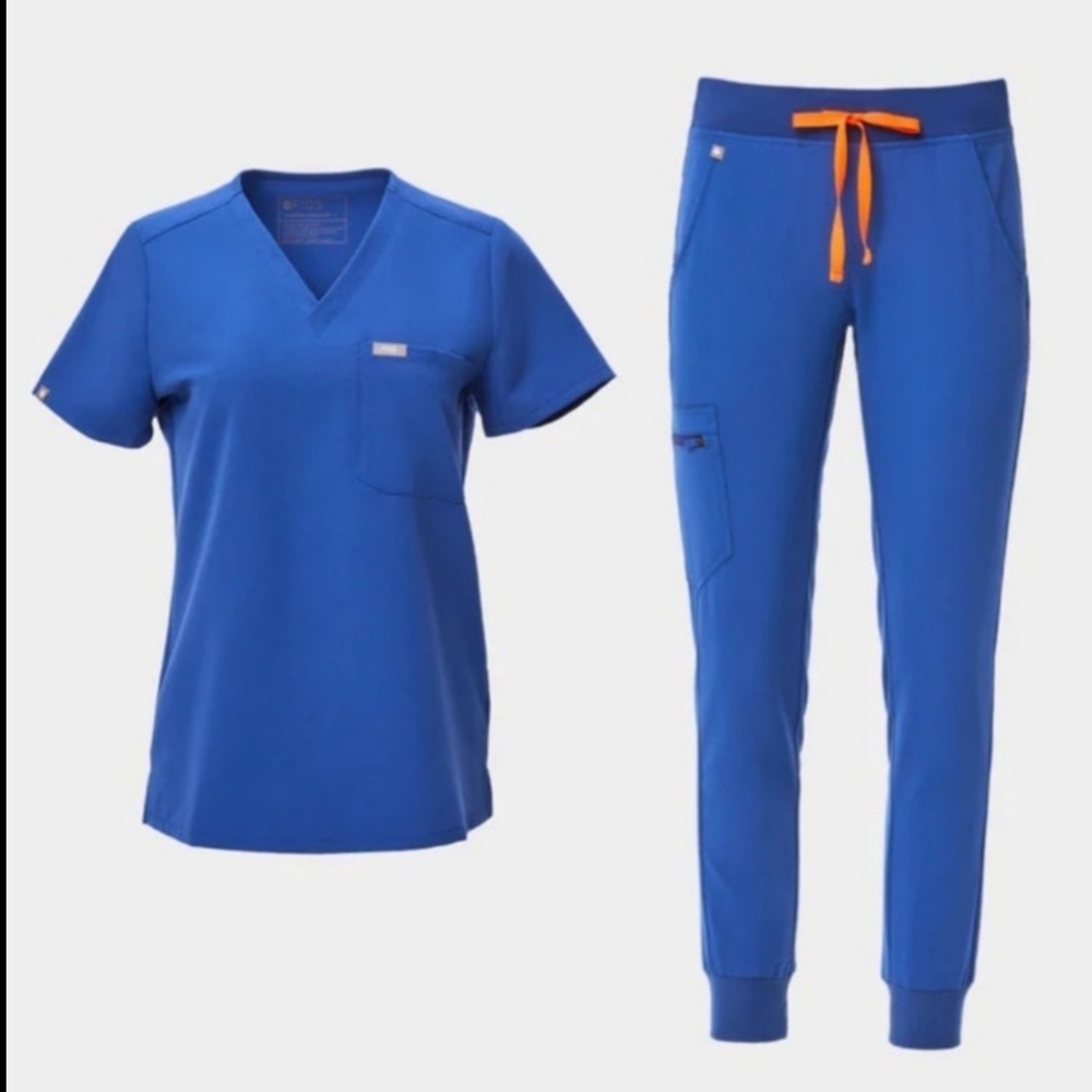 Fig scrub set top size small bottom size small.